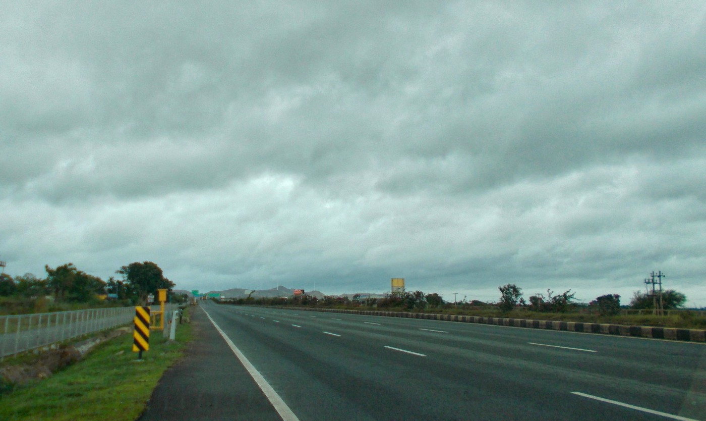 Road from Bangalore to Goa